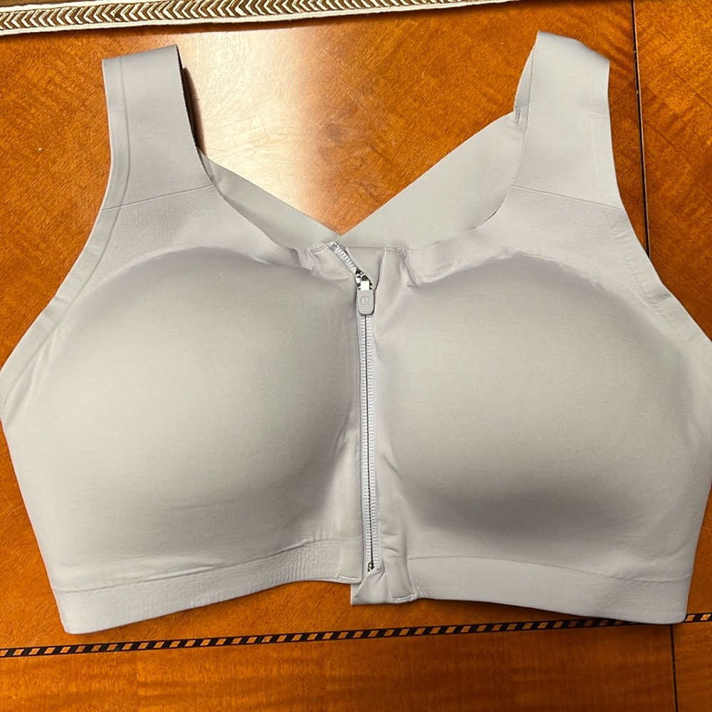 Lululemon Enlite sports bra size 36DD NWOT